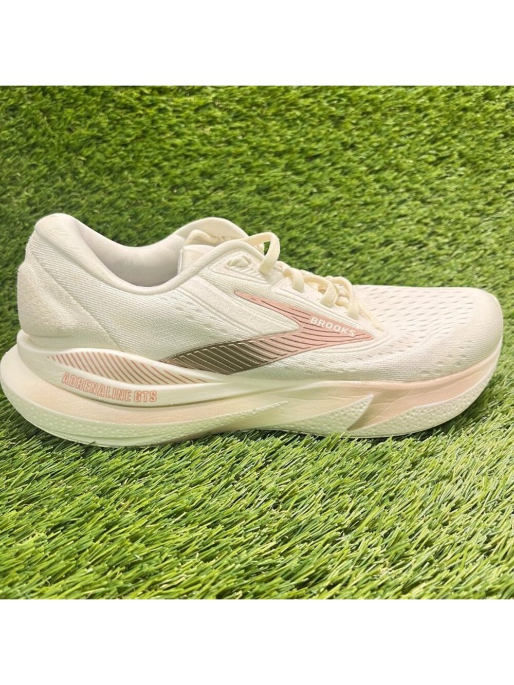 Brooks Adrenaline GTS 24 Womens Size 8.5 Cream Rose Gold Running Shoes Sneakers
